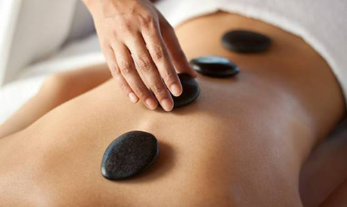 Massage aux pierres chaudes