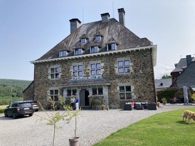 The house of La Vaulx-Renard, its garden and its green surroundings