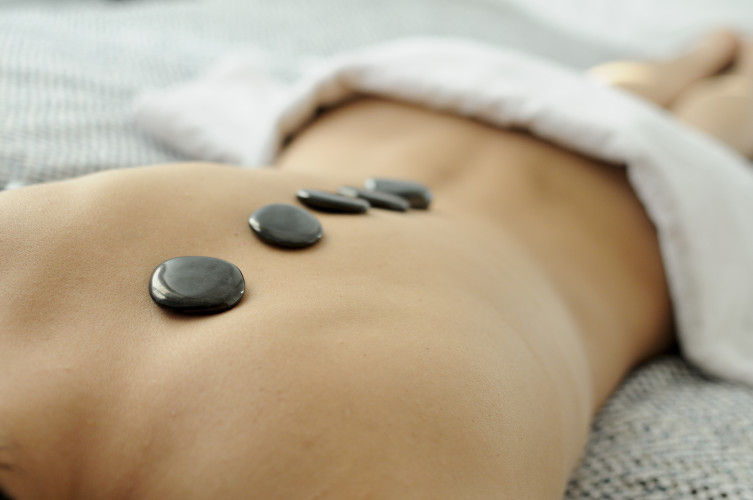 massage aux pierres chaudes