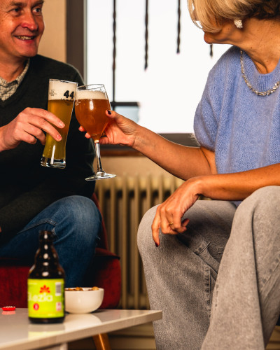 tchin-tchin avec les 2 bières